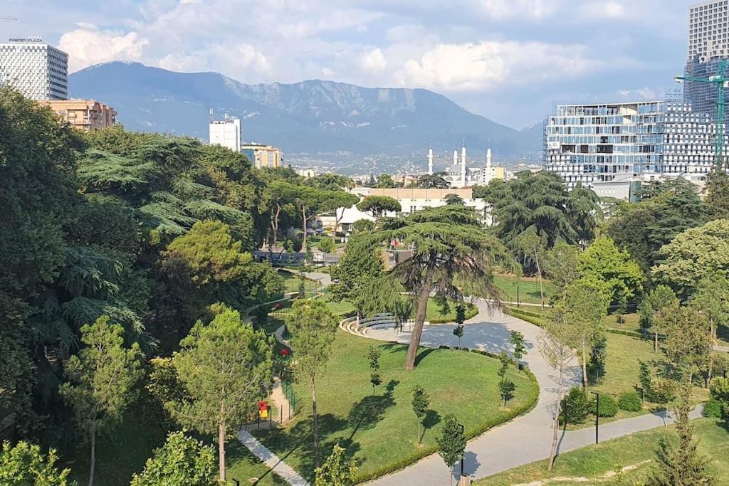Center Apartment Tirana Buitenkant foto
