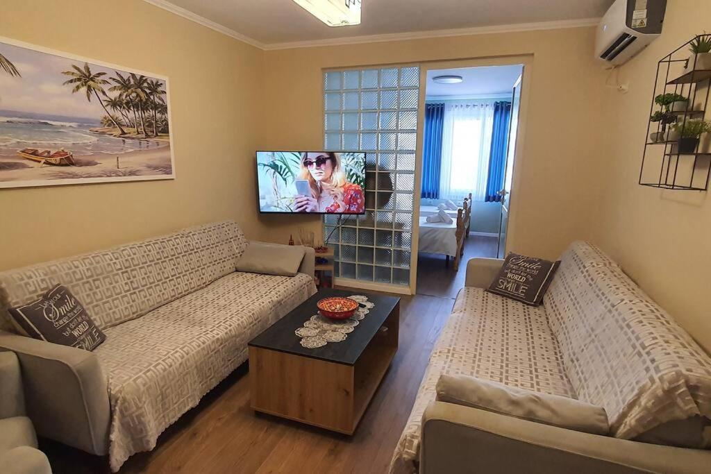 Center Apartment Tirana Buitenkant foto
